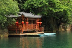 Lago Baofeng, la riserva naturale Zhangjiajie, Cina fotografia stock Lago Baofeng, la riserva naturale Zhangjiajie, Cina fotografia stock
