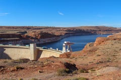 Lago famoso Powell ( Glenn Canyon ) Diga vicino alla pagina, Arizona, U.S.A. fotografie stock libere da diritti Lago famoso Powell ( Glenn Canyon ) Diga vicino alla pagina, Arizona, U.S.A. fotografie stock libere da diritti