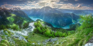 Lago Konigsee nel parco nazionale di Berchtesgaden immagini stock Lago Konigsee nel parco nazionale di Berchtesgaden immagini stock