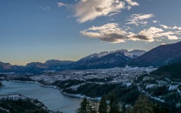 Lago Santa Giustina, Trentino Alto Adige, Italia, landsdcape del invierno del lago foto de archivo Lago Santa Giustina, Trentino Alto Adige, Italia, landsdcape del invierno del lago foto de archivo