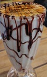 Lait froid de secousse de chocolat de café photos libres de droits Lait froid de secousse de chocolat de café photos libres de droits