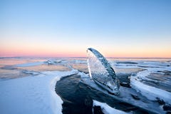 Lake Baikal покрыто с льдом и снегом, сильным холодом, толстым cle стоковое фото Lake Baikal покрыто с льдом и снегом, сильным холодом, толстым cle стоковое фото