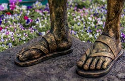 Lalbagh exhibición floral enero de 2019 - pies de Mahatma Gandhi fotografía de archivo Lalbagh exhibición floral enero de 2019 - pies de Mahatma Gandhi fotografía de archivo