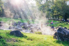 LAMPANG, THAILAND - op 01 December, 2018: De hete lentes van het nationale park van Chae Son royalty-vrije stock afbeeldingen LAMPANG, THAILAND - op 01 December, 2018: De hete lentes van het nationale park van Chae Son royalty-vrije stock afbeeldingen