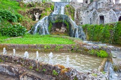 Landhaus d ‚Este16th-century Brunnen und Garten, Tivoli, Italien Der meiste populäre Platz in Vietnam lizenzfreie stockfotos Landhaus d ‚Este16th-century Brunnen und Garten, Tivoli, Italien Der meiste populäre Platz in Vietnam lizenzfreie stockfotos