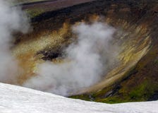 Landmannalaugar geotermiczny teren z swój parującymi gorącymi wiosnami kolorowymi rhyolite górami i, Laugavegur wędrówka, Iceland zdjęcia stock Landmannalaugar geotermiczny teren z swój parującymi gorącymi wiosnami kolorowymi rhyolite górami i, Laugavegur wędrówka, Iceland zdjęcia stock