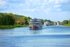 Landscape with cruise passenger ships on the canal of Moscow in Stock Photography Landscape with cruise passenger ships on the canal of Moscow in Stock Photography