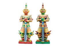 Las estatuas gigantes del Wo guardan en el templo del budismo en Bangkok Tailandia con el aislante en el fondo blanco imagen de archivo libre de regalías Las estatuas gigantes del Wo guardan en el templo del budismo en Bangkok Tailandia con el aislante en el fondo blanco imagen de archivo libre de regalías