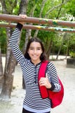 latinamerikansk latinsk tonåring för ryggsäckflicka arkivfoton latinamerikansk latinsk tonåring för ryggsäckflicka arkivfoton