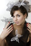 le beau brunette enroule le modèle de fille photographie stock libre de droits le beau brunette enroule le modèle de fille photographie stock libre de droits