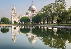 Le beaux monument et musée architecturaux de bâtiment de Victoria Memorial chez Kolkata ont construit dans la mémoire de la Reine photos libres de droits Le beaux monument et musée architecturaux de bâtiment de Victoria Memorial chez Kolkata ont construit dans la mémoire de la Reine photos libres de droits