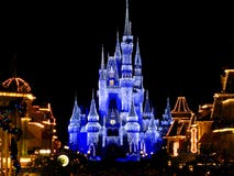 Le château magique de royaume de Disneyworld allume 1 photographie stock libre de droits Le château magique de royaume de Disneyworld allume 1 photographie stock libre de droits
