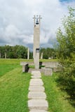 Le complexe commémoratif de Khatyn est un monument aux centaines de villages biélorusses brûlés par des fascistes pendant la gran images stock Le complexe commémoratif de Khatyn est un monument aux centaines de villages biélorusses brûlés par des fascistes pendant la gran images stock