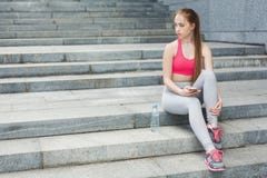 Le coureur de femme a la coupure image libre de droits Le coureur de femme a la coupure image libre de droits