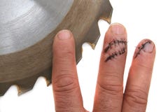 LE DITA CONTRO LA TAVOLA HANNO VISTO che la Tabella ha visto l'incidente fotografia stock LE DITA CONTRO LA TAVOLA HANNO VISTO che la Tabella ha visto l'incidente fotografia stock
