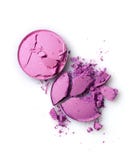 Le fard à paupières brisé pourpre rond pour composent comme échantillon de produit de cosmétiques images libres de droits Le fard à paupières brisé pourpre rond pour composent comme échantillon de produit de cosmétiques images libres de droits