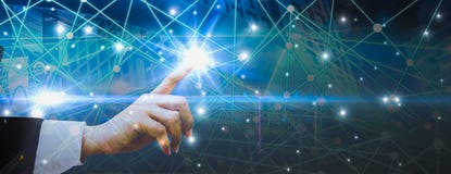 Le fond futuriste, femmes utilisant des doigts éprouvent la meilleure technologie des innovations modernes, mondes virtuels de co images libres de droits Le fond futuriste, femmes utilisant des doigts éprouvent la meilleure technologie des innovations modernes, mondes virtuels de co images libres de droits