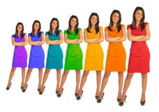 Le giovani donne con colore del Rainbow vestono il collage fotografia stock libera da diritti Le giovani donne con colore del Rainbow vestono il collage fotografia stock libera da diritti
