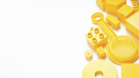 Le jaune joue la vue supérieure de fond sur le blanc Cadre de jouets d'enfants sur le fond blanc Vue supérieure Configuration pla image stock Le jaune joue la vue supérieure de fond sur le blanc Cadre de jouets d'enfants sur le fond blanc Vue supérieure Configuration pla image stock