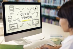 Le nuage divisent le transfert partageant le concept de réseau image libre de droits Le nuage divisent le transfert partageant le concept de réseau image libre de droits