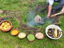 Le pachamanca est un rituel héréditaire des indigènes des Andes photos stock Le pachamanca est un rituel héréditaire des indigènes des Andes photos stock