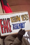 Le petit groupe d'anti anarchistes fâchés de gouvernement présentent une protestation à l'endroit de Portland, Londres photographie stock libre de droits Le petit groupe d'anti anarchistes fâchés de gouvernement présentent une protestation à l'endroit de Portland, Londres photographie stock libre de droits