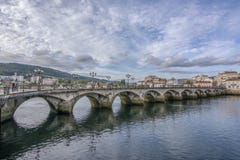 Le pont romain et médiéval a appelé le del Burgo de Puente, qui croise image libre de droits Le pont romain et médiéval a appelé le del Burgo de Puente, qui croise image libre de droits