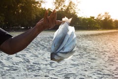 Le pêcheur a obtenu beaucoup de poissons photos stock Le pêcheur a obtenu beaucoup de poissons photos stock