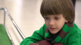 Le robot a démontré pour des enfants sur le 4ème festival russe de la Science L'événement a visé à populariser la science et clips vidéos Le robot a démontré pour des enfants sur le 4ème festival russe de la Science L'événement a visé à populariser la science et clips vidéos