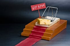 Le seul fromage gratuit est dans la souricière à clapet : la souricière à clapet avec le concept d'occlusion de fromage et gratui image stock Le seul fromage gratuit est dans la souricière à clapet : la souricière à clapet avec le concept d'occlusion de fromage et gratui image stock