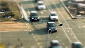 Le trafic de Bucarest, décalage d'inclinaison banque de vidéos Le trafic de Bucarest, décalage d'inclinaison banque de vidéos