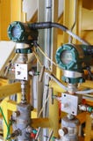 Le transmetteur de pression en pétrole et gaz traitent, envoient le signal à la pression de contrôleur et de lecture photo stock Le transmetteur de pression en pétrole et gaz traitent, envoient le signal à la pression de contrôleur et de lecture photo stock