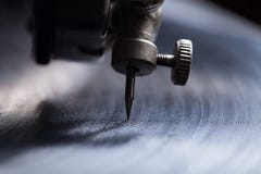 Le vieux phonographe Fermez-vous vers le haut de la vue Foyer sélectif Département peu profond Images libres de droits Le vieux phonographe Fermez-vous vers le haut de la vue Foyer sélectif Département peu profond Images libres de droits