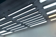 Led hängande belysning i kommersiell byggnad arkivbilder Led hängande belysning i kommersiell byggnad arkivbilder