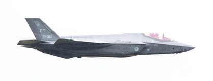 LEEUWARDEN, NEDERLAND - 10 JUNI, 2016: F-35 bliksem II F royalty-vrije stock fotografie LEEUWARDEN, NEDERLAND - 10 JUNI, 2016: F-35 bliksem II F royalty-vrije stock fotografie