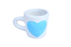Lege witte kop met blauw die hart op witte achtergrond wordt geïsoleerd royalty-vrije stock foto's Lege witte kop met blauw die hart op witte achtergrond wordt geïsoleerd royalty-vrije stock foto's