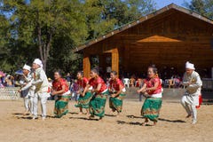 Lepcha dansare av Sikkim på Hornbillfestivalen, Kisama, Nagaland arkivfoton Lepcha dansare av Sikkim på Hornbillfestivalen, Kisama, Nagaland arkivfoton