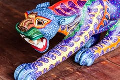 Les alebrijes traditionnels handcrafts des artisans indigènes d'Oax images stock Les alebrijes traditionnels handcrafts des artisans indigènes d'Oax images stock