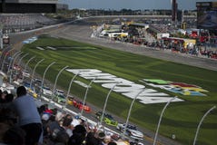Les courses d'automobiles et les fans se ferment photographie stock Les courses d'automobiles et les fans se ferment photographie stock