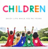 Les enfants apprécient le jeune concept d'âge de la vie photographie stock libre de droits Les enfants apprécient le jeune concept d'âge de la vie photographie stock libre de droits