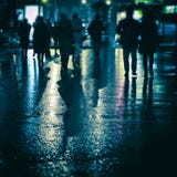 Les gens pendant la nuit image libre de droits Les gens pendant la nuit image libre de droits