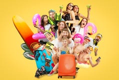 Les jeunes d'isolement sur le fond jaune de studio images stock Les jeunes d'isolement sur le fond jaune de studio images stock