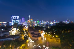 Les lumières de flou de ville soustraient le bokeh circulaire sur le fond bleu photographie stock libre de droits Les lumières de flou de ville soustraient le bokeh circulaire sur le fond bleu photographie stock libre de droits