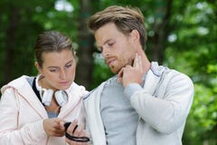 Les mesures masculines d'entraîneur palpitent photos stock Les mesures masculines d'entraîneur palpitent photos stock