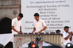Les musiciens militaires créent la nouvelle harmonie de musique photographie stock libre de droits Les musiciens militaires créent la nouvelle harmonie de musique photographie stock libre de droits