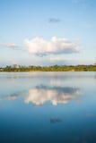 Les réflexions sur le lac images stock Les réflexions sur le lac images stock