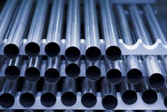 Les tubes d'acier inoxydable ont empilé image stock Les tubes d'acier inoxydable ont empilé image stock