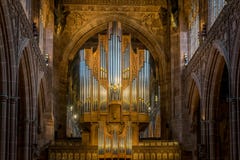 Les tuyaux d'un organe de tuyau dans une cathédrale images stock Les tuyaux d'un organe de tuyau dans une cathédrale images stock