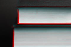 Lezing en Onderwijsconcept Stapel van van boekenhoogtepunt van geheimen, verhalen en percelen - beeld met glitch effect stock fotografie Lezing en Onderwijsconcept Stapel van van boekenhoogtepunt van geheimen, verhalen en percelen - beeld met glitch effect stock fotografie