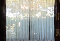 Lichtdurchlässiges Vorhangfenster stockbild Lichtdurchlässiges Vorhangfenster stockbild